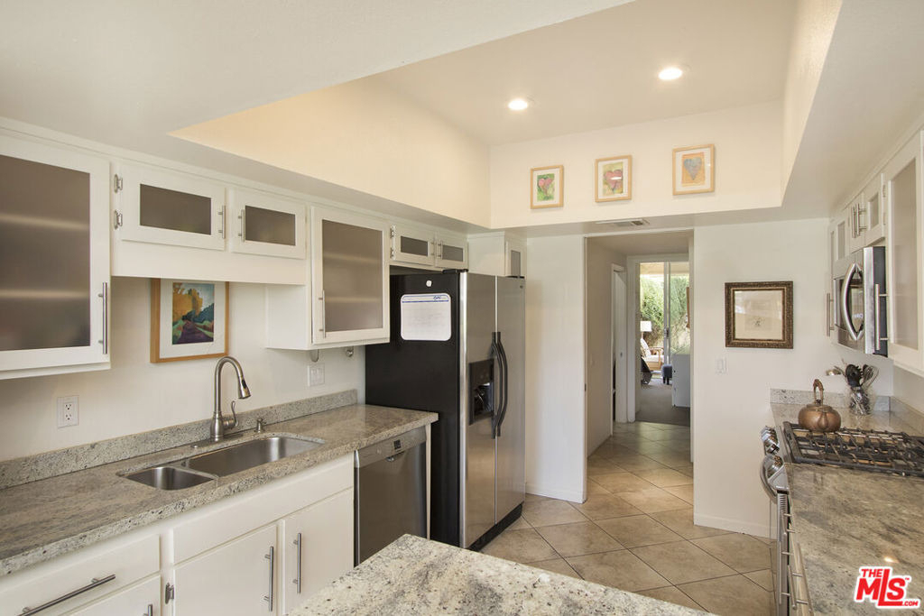 501 Desert Lakes Circle - Photo 21