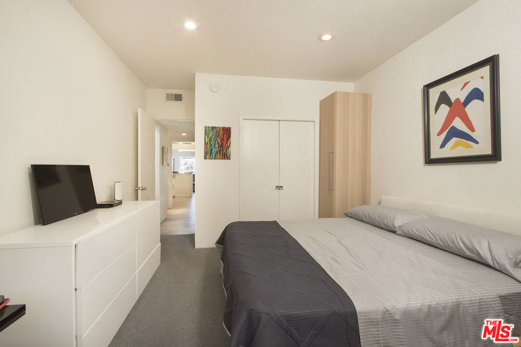 501 Desert Lakes Circle - Photo 32