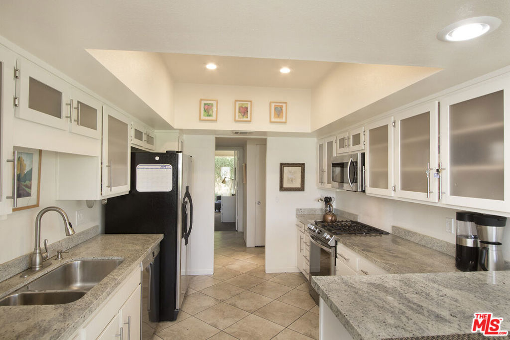 501 Desert Lakes Circle - Photo 20