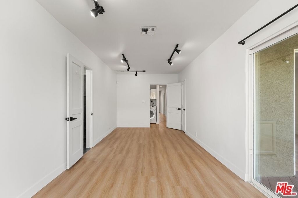 2522 Armacost Avenue - Photo 26