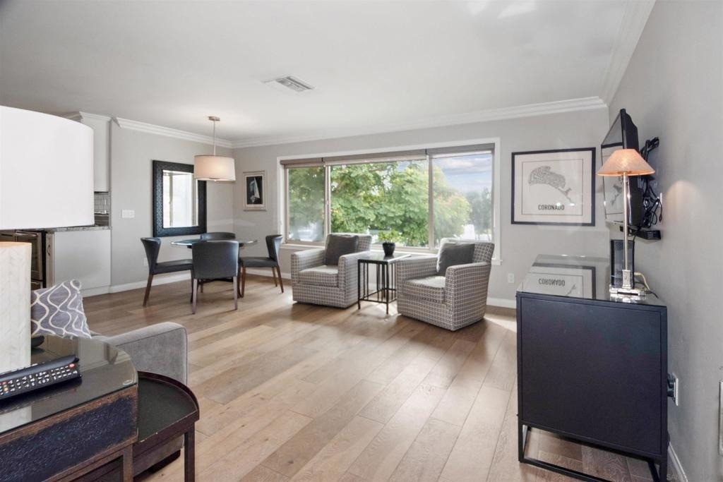 1052 Isabella Avenue - Photo 4