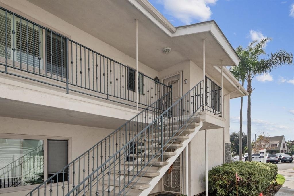 1052 Isabella Avenue - Photo 1