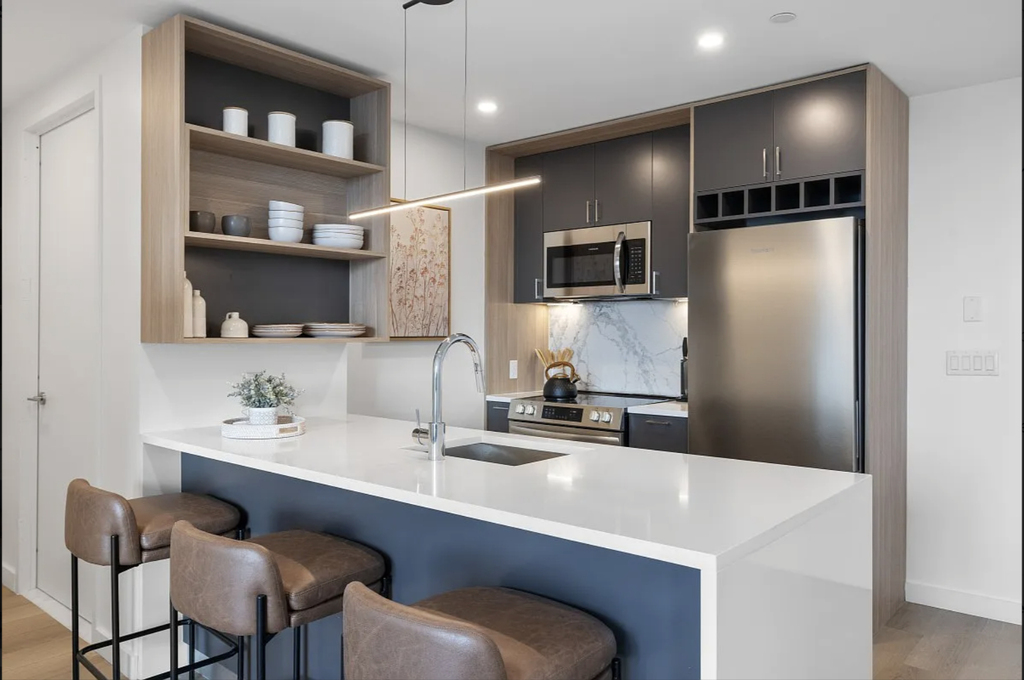 72-01 Queens Boulevard - Photo 1