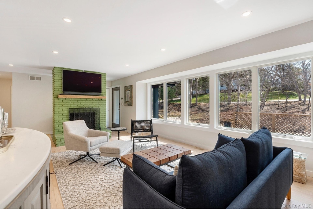 123 Windward - Photo 3