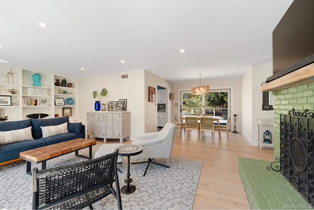 123 Windward - Photo 2