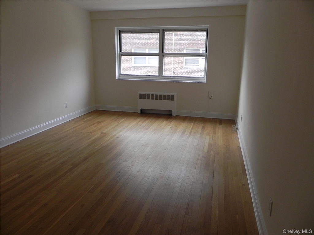 11 Schenck Avenue - Photo 3