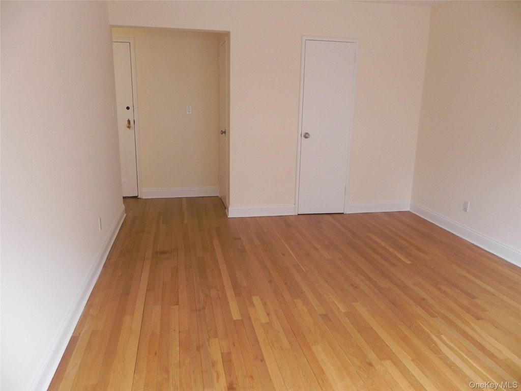 11 Schenck Avenue - Photo 2