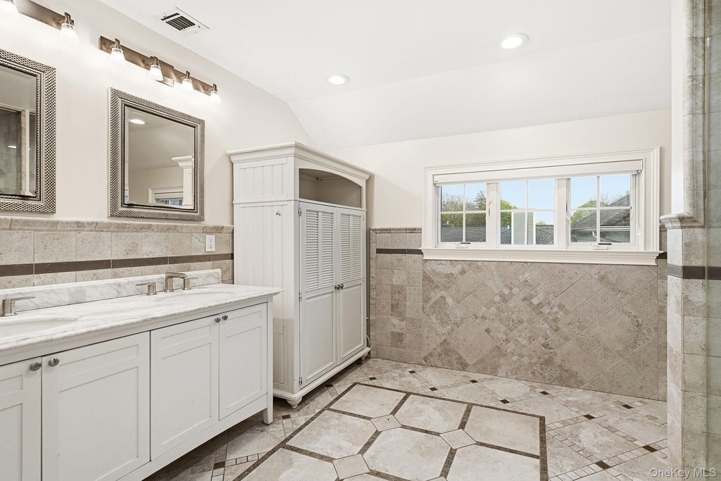 228 Central Avenue - Photo 7