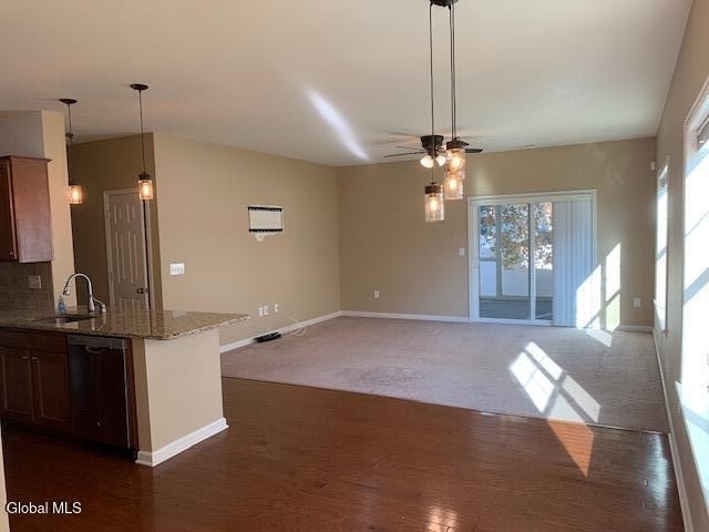 43 Stacey Court - Photo 2