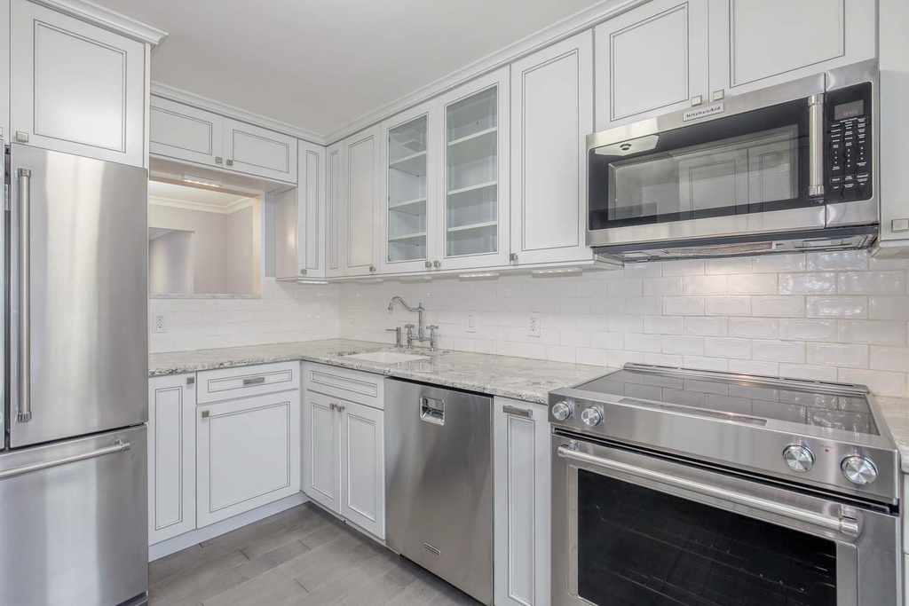 935 S Taylor Street - Photo 5
