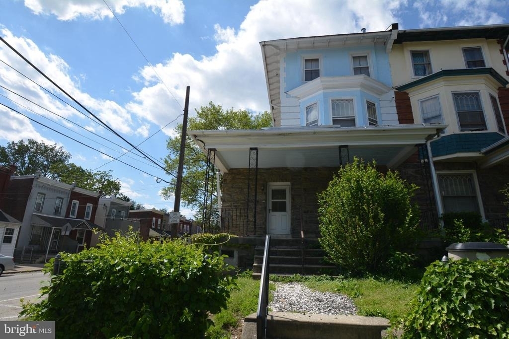 253 W Hansberry Street - Photo 18