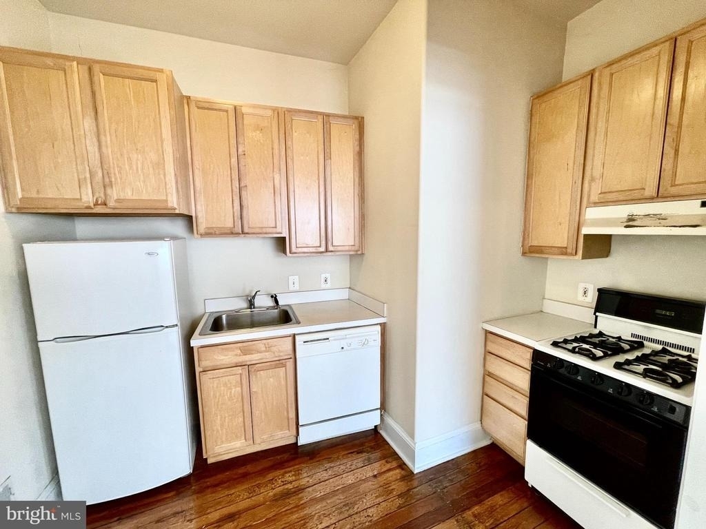 253 W Hansberry Street - Photo 15