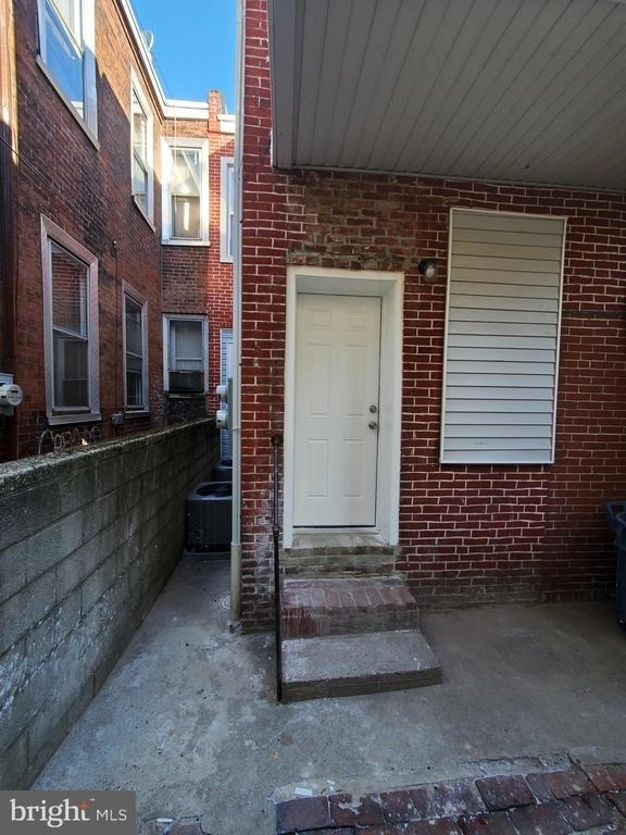 604 E Indiana Avenue - Photo 5