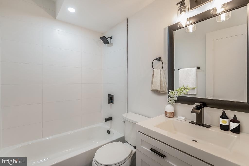 2228 13th Street Nw - Photo 7