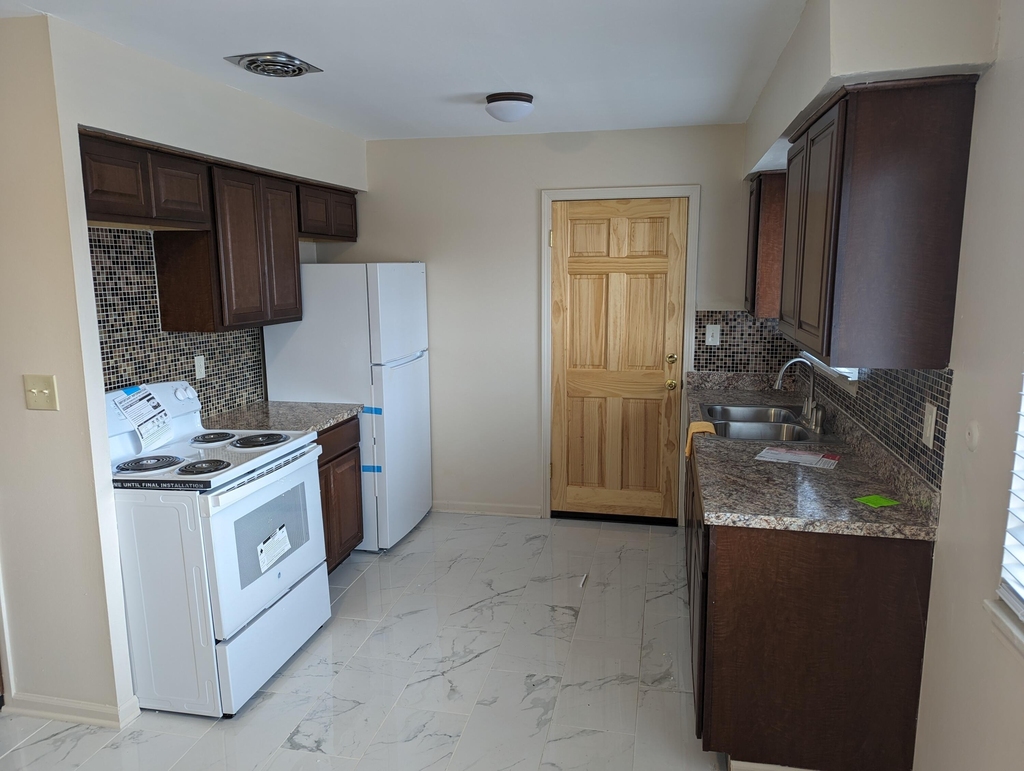25337 S Montmartre Court - Photo 0