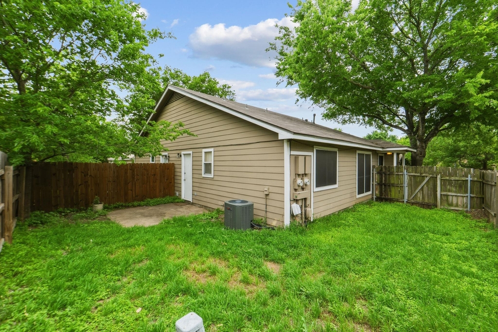 2302 Fuzz Fairway - Photo 26