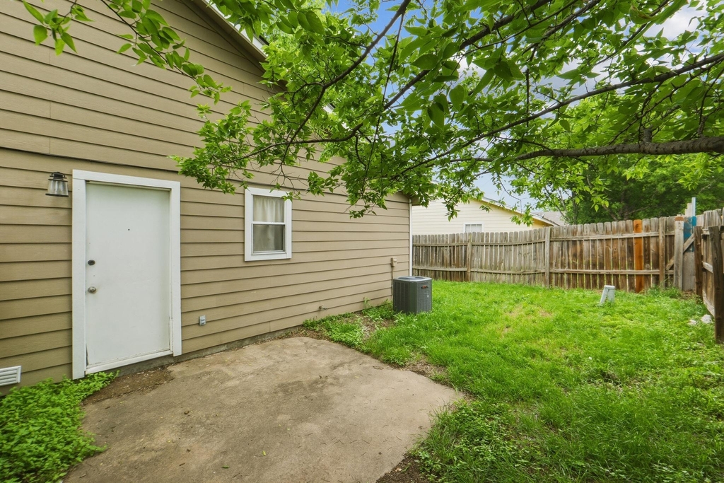2302 Fuzz Fairway - Photo 25