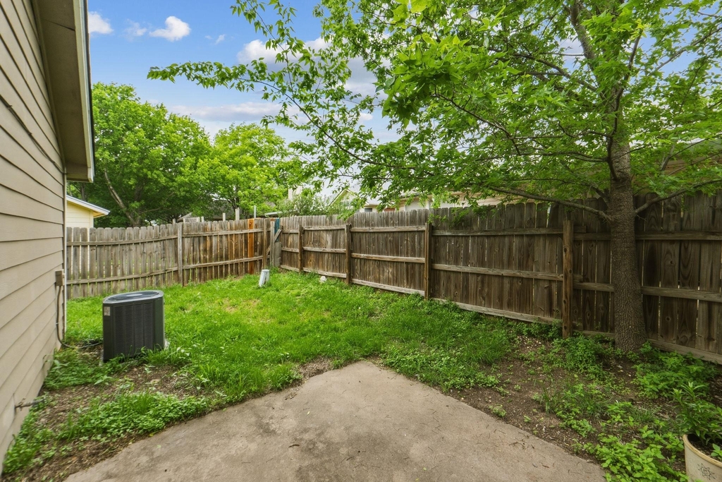 2302 Fuzz Fairway - Photo 24