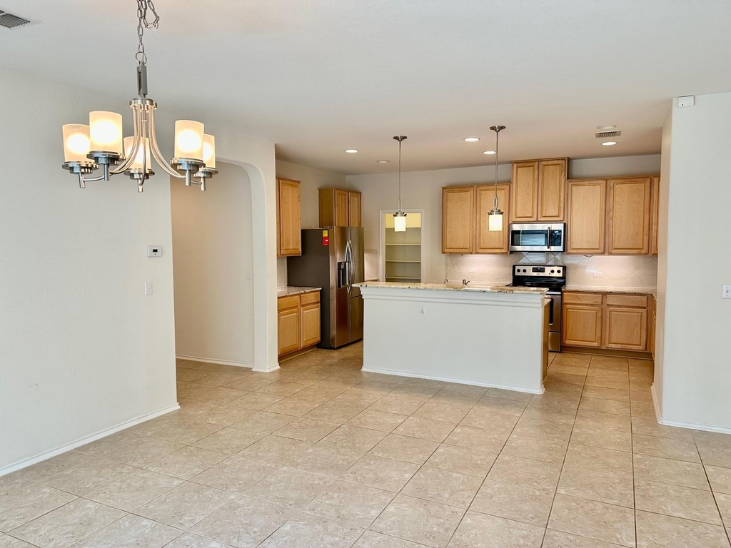 413 Hunters Hill Dr - Photo 3