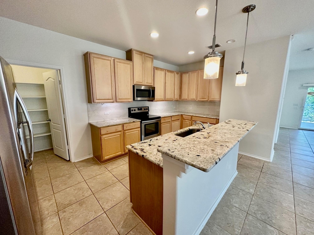 413 Hunters Hill Dr - Photo 4