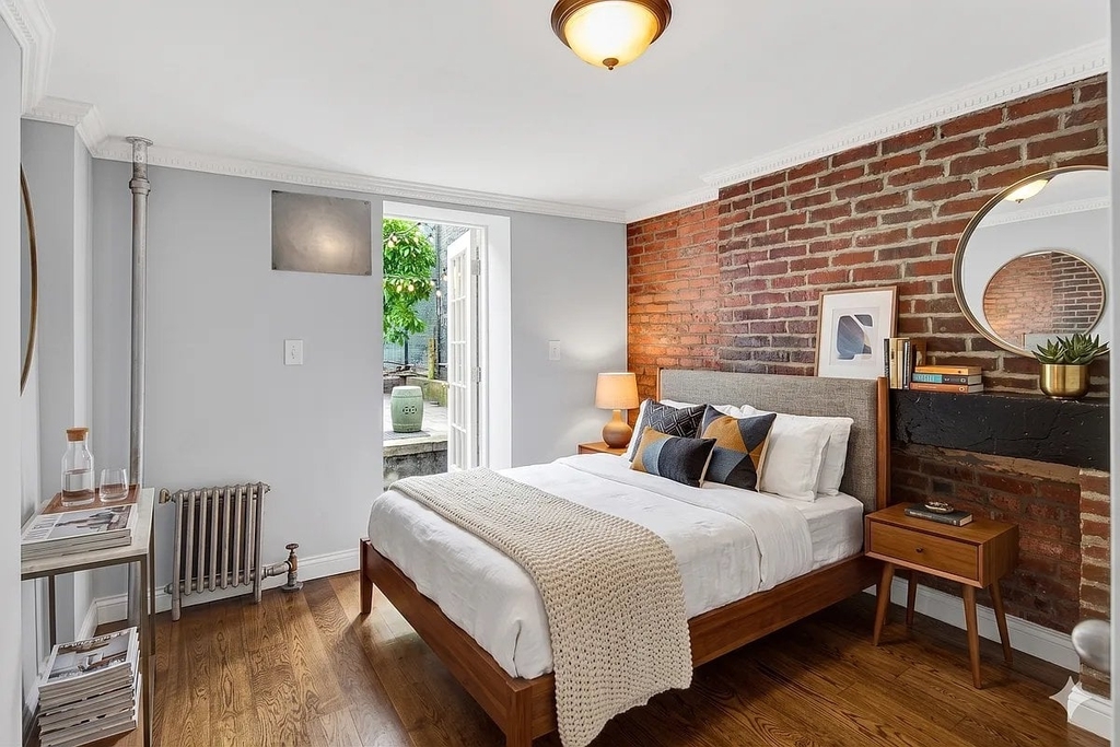 East 7th Street - Photo 5