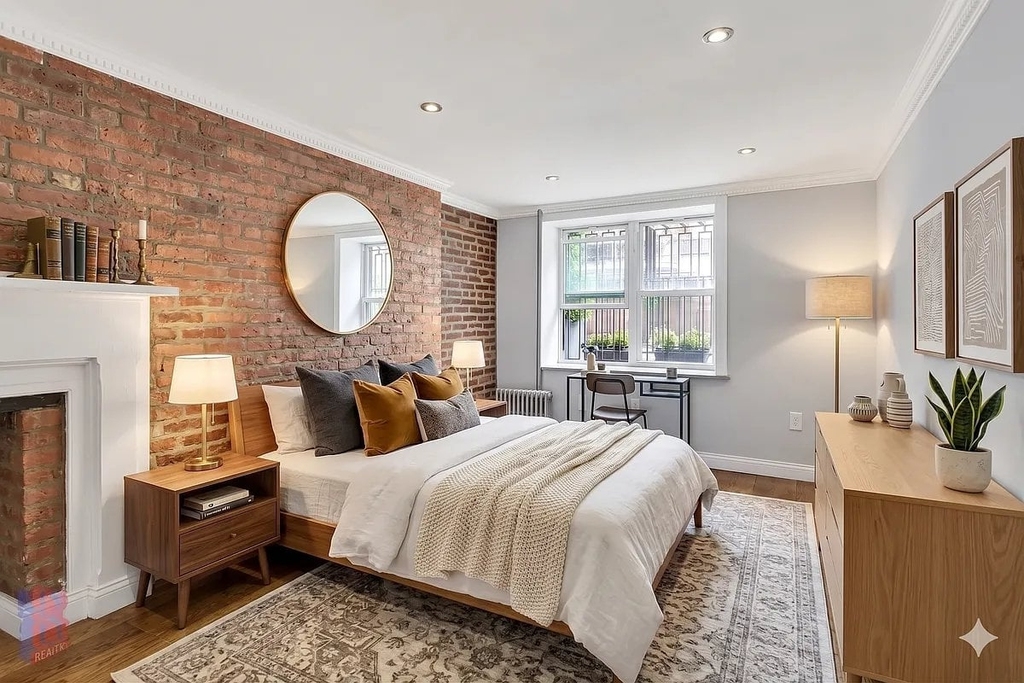 East 7th Street - Photo 6