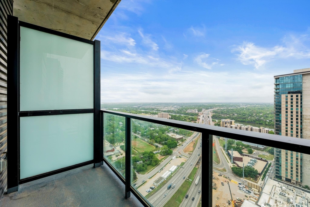 84 N East Ave - Photo 5