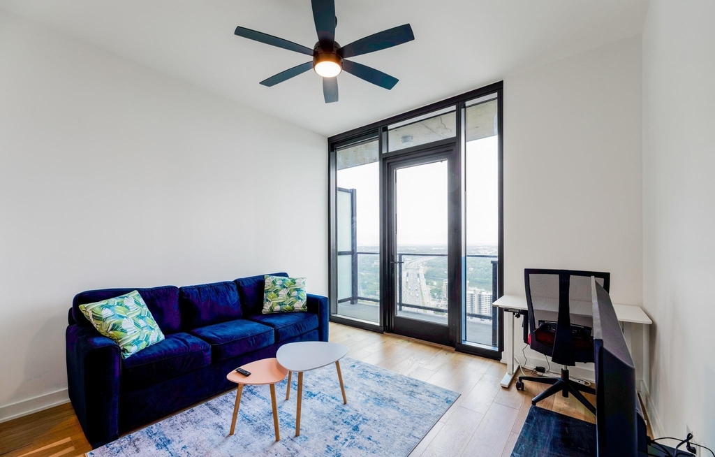 84 N East Ave - Photo 0