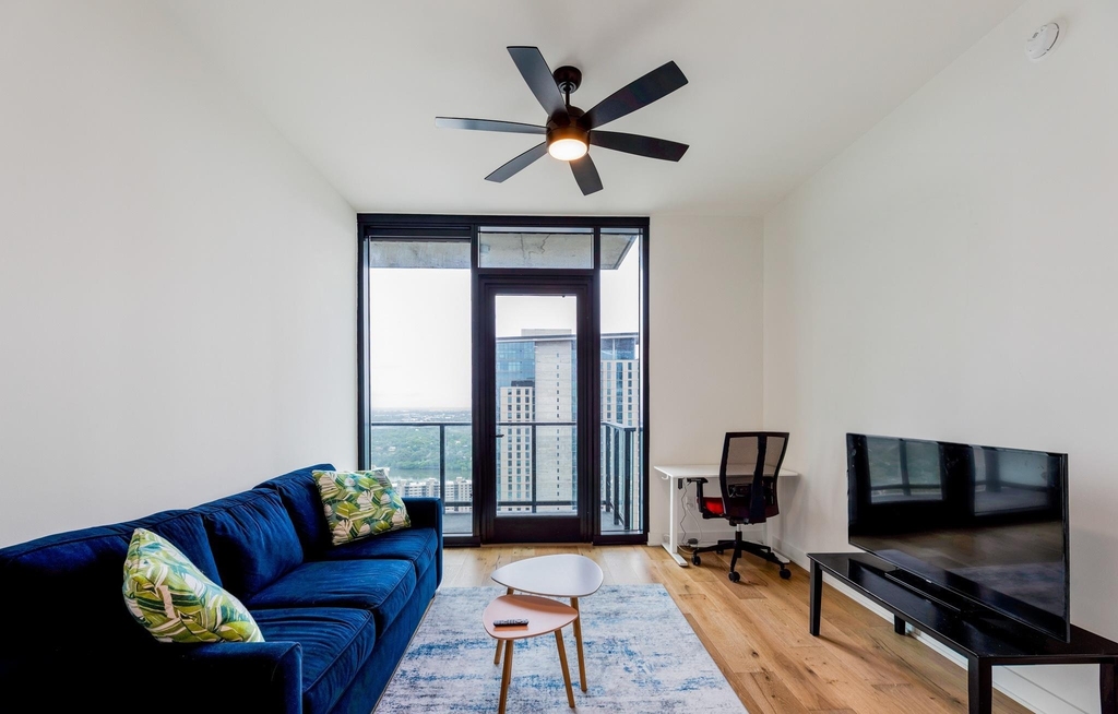 84 N East Ave - Photo 1