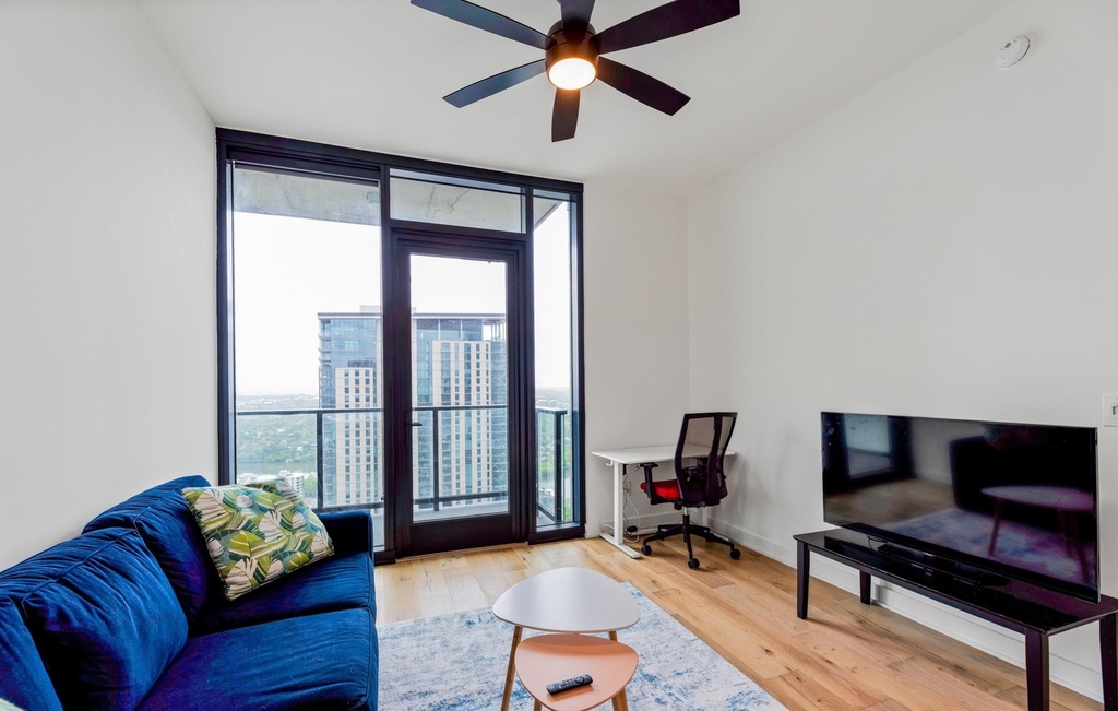 84 N East Ave - Photo 2