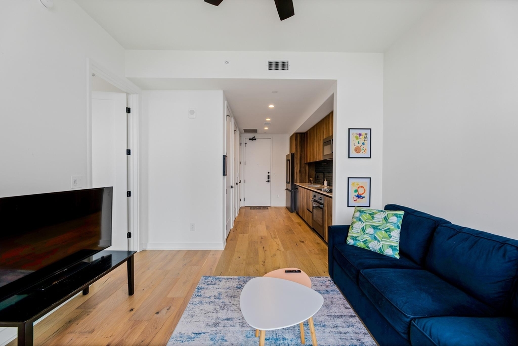 84 N East Ave - Photo 3