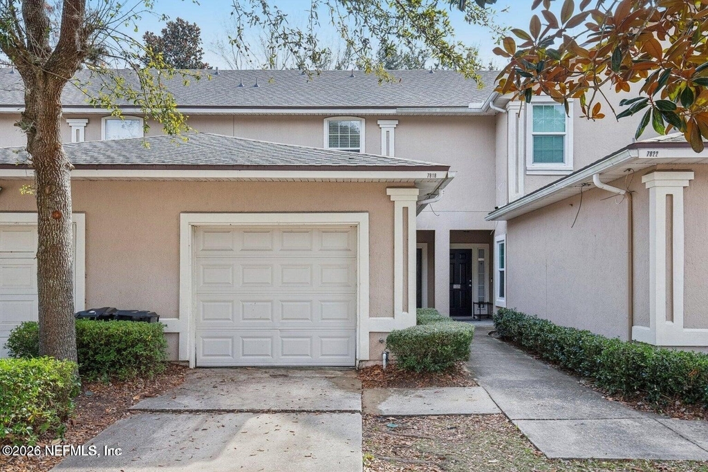 7818 Melvin Road - Photo 0