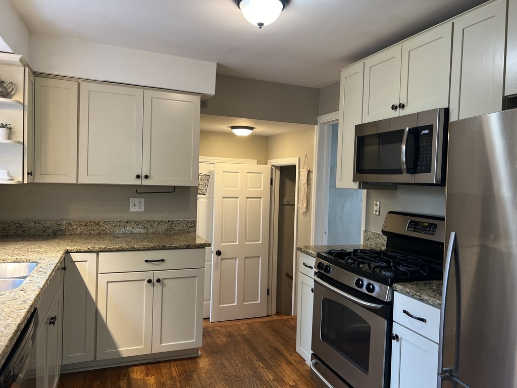 4716 Wolf Road - Photo 5