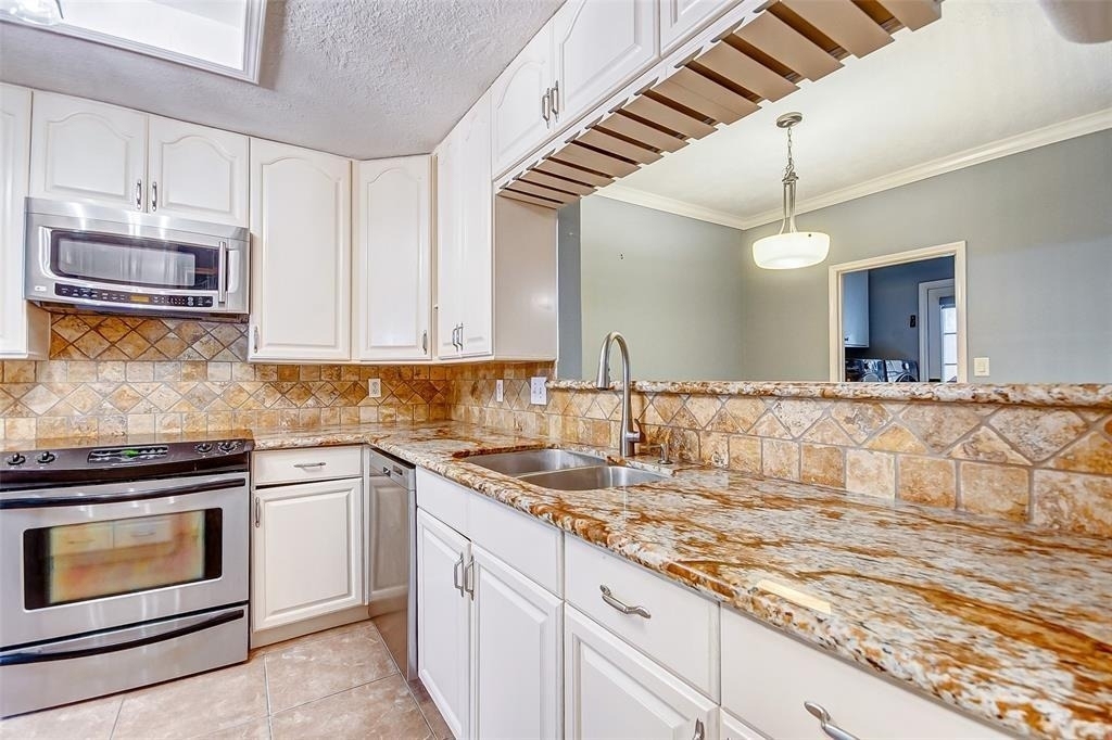 10716 Briar Forest Drive - Photo 6