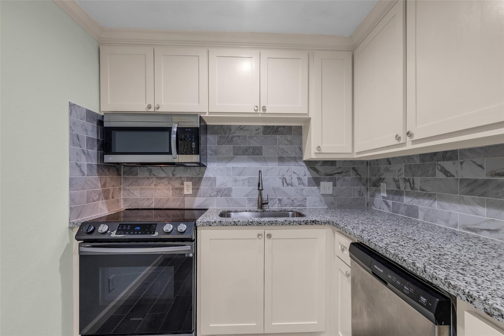 1311 Antoine Drive - Photo 12