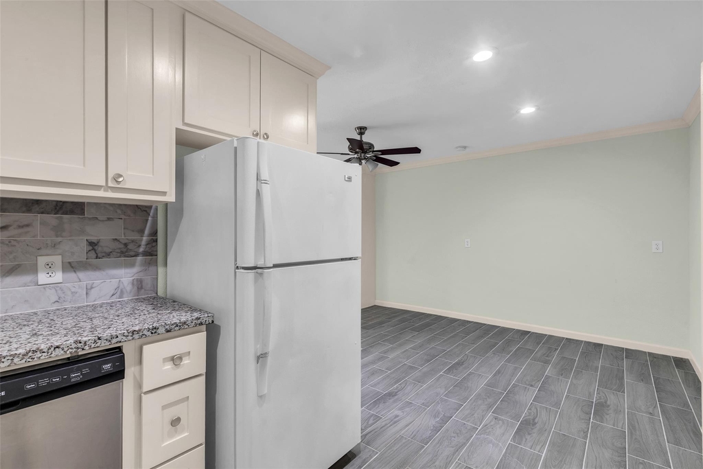 1311 Antoine Drive - Photo 10