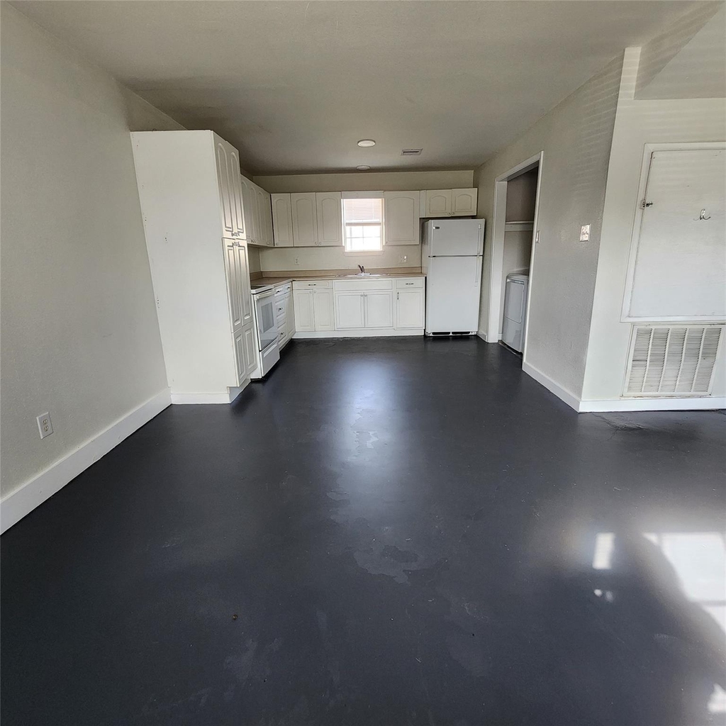 4710 Pelican Street - Photo 3