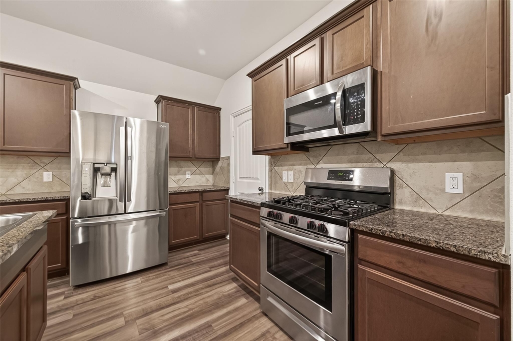 15918 Tug Court - Photo 2