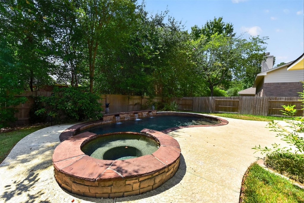 102 N Queenscliff Circle - Photo 4