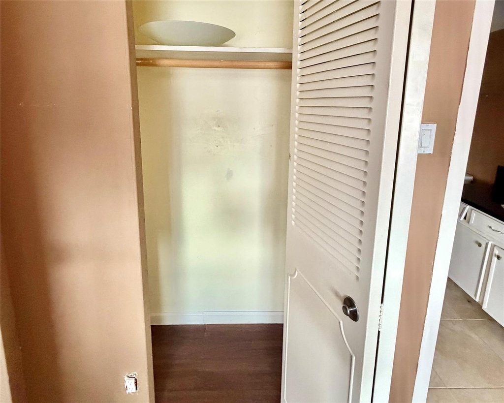 7520 Hornwood Drive - Photo 8