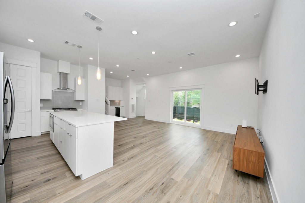 4608 Coke Street - Photo 9