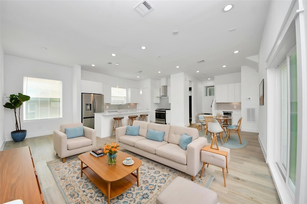 4608 Coke Street - Photo 0