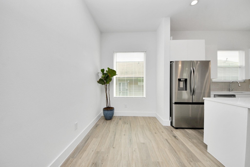4608 Coke Street - Photo 11