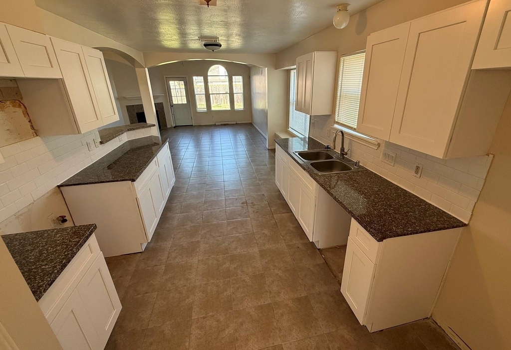 2226 Dawn Shadow Way - Photo 3