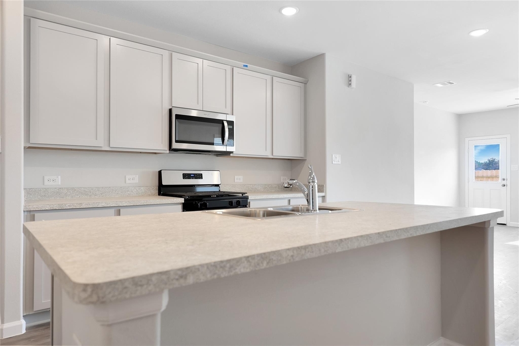 16632 Aurora Street - Photo 6