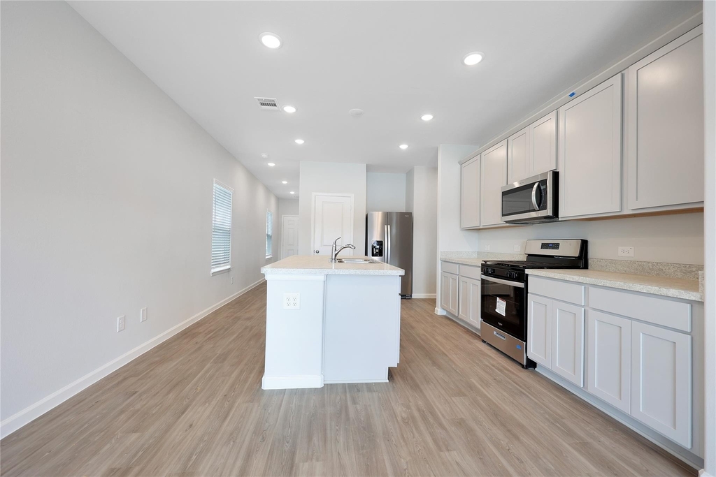16632 Aurora Street - Photo 9