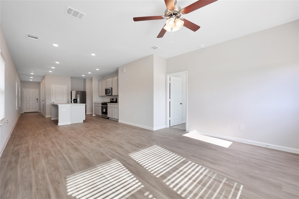 16632 Aurora Street - Photo 4