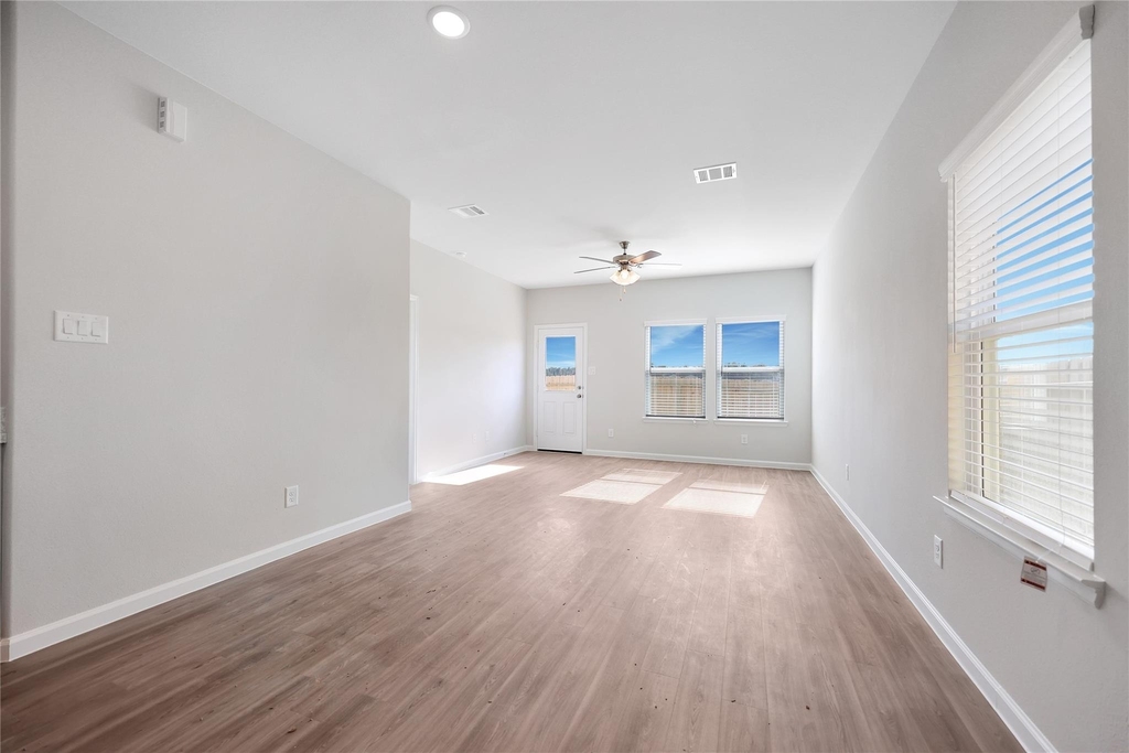 16632 Aurora Street - Photo 10