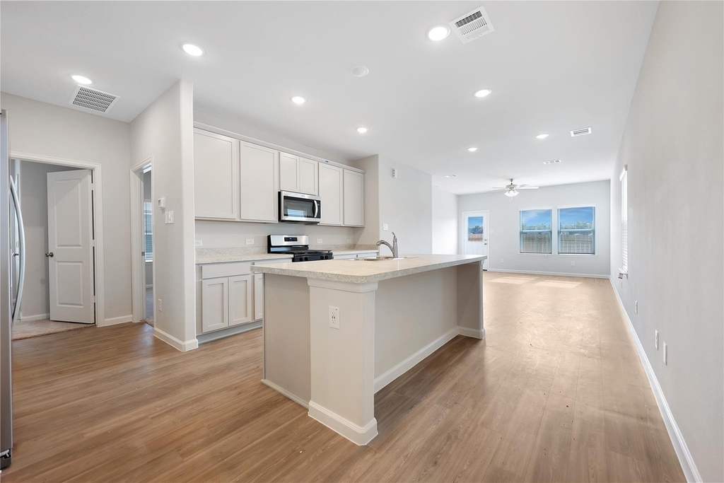 16632 Aurora Street - Photo 5