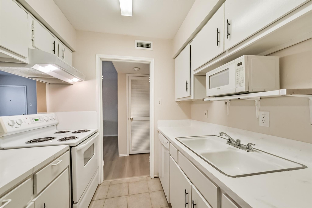 6410 Del Monte Drive - Photo 24